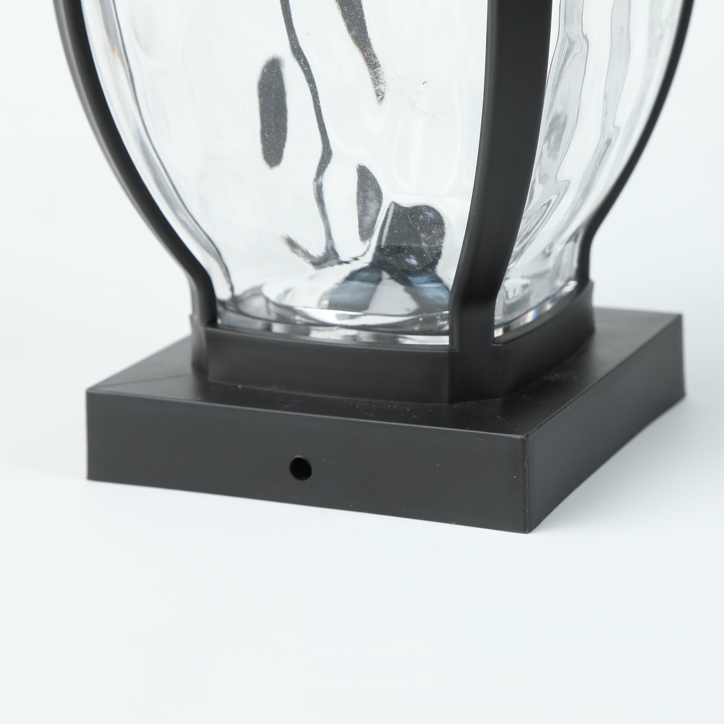 Capuchon de poteau solaire en plastique noir 4x4 avec lentille en verre – 5,1 H x 6,9 L x 6,9 P
