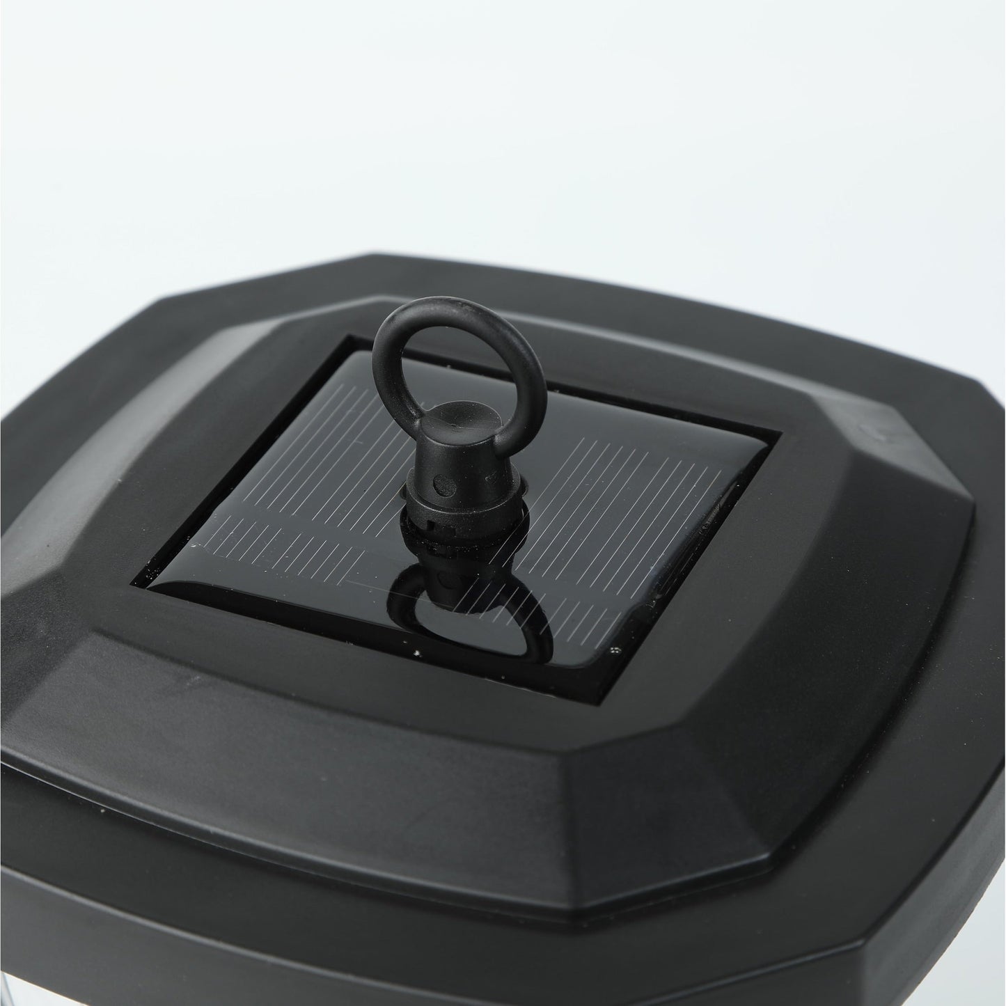 Capuchon de poteau solaire en plastique noir 4x4 avec lentille en verre – 5,1 H x 6,9 L x 6,9 P