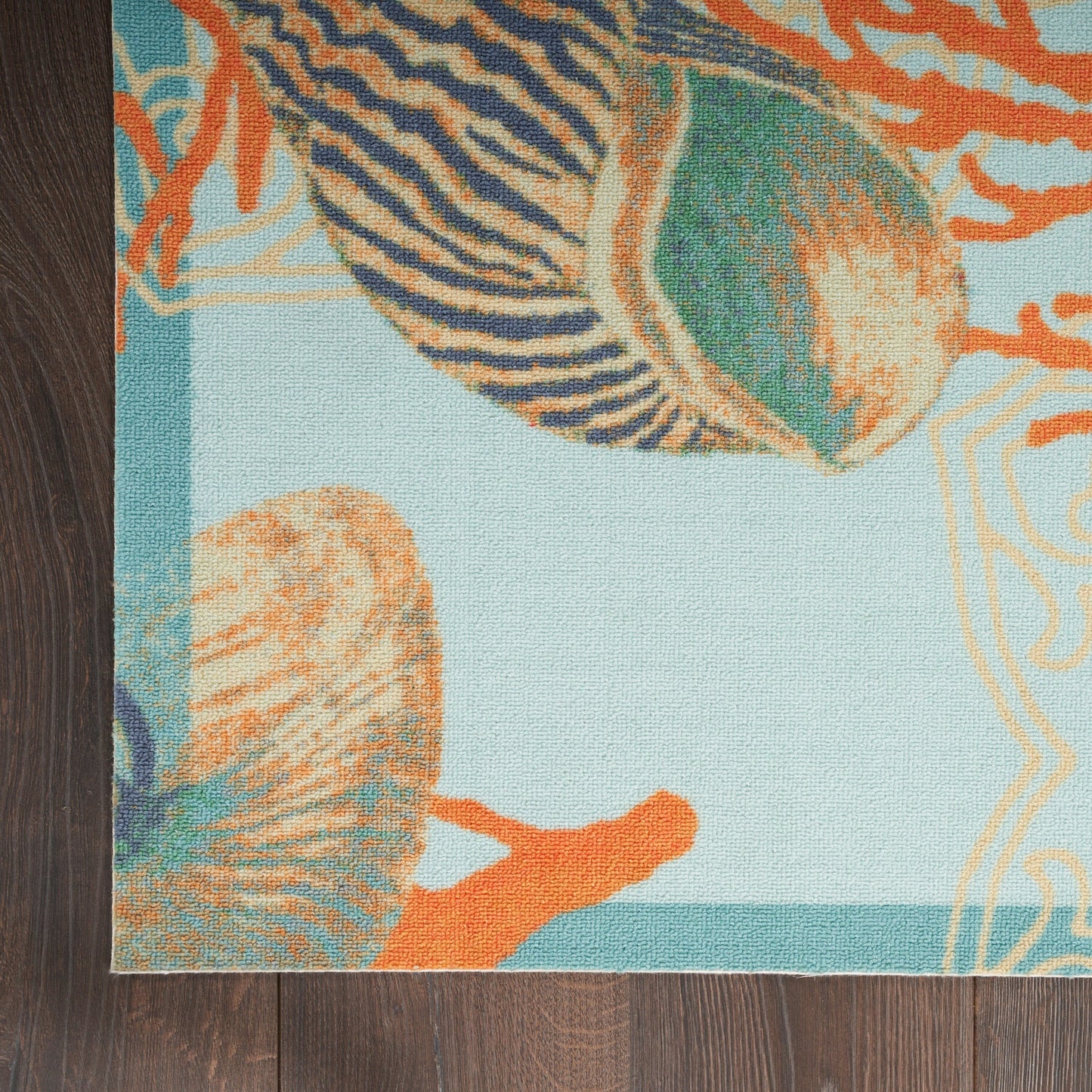 Tapis d'intérieur et d'extérieur Waverly Sun & Shade Shore Thing à motif de coquillages tropicaux et floraux