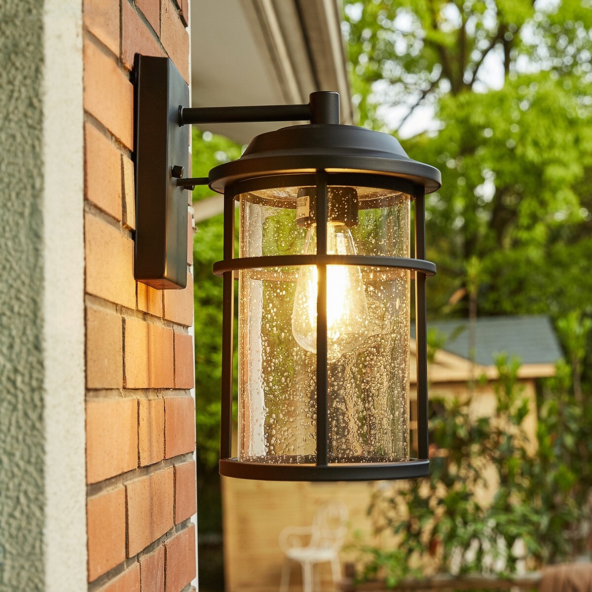 Lanterne murale d'extérieur noire en forme de dôme de grange côtière à 1 lumière en verre transparent
