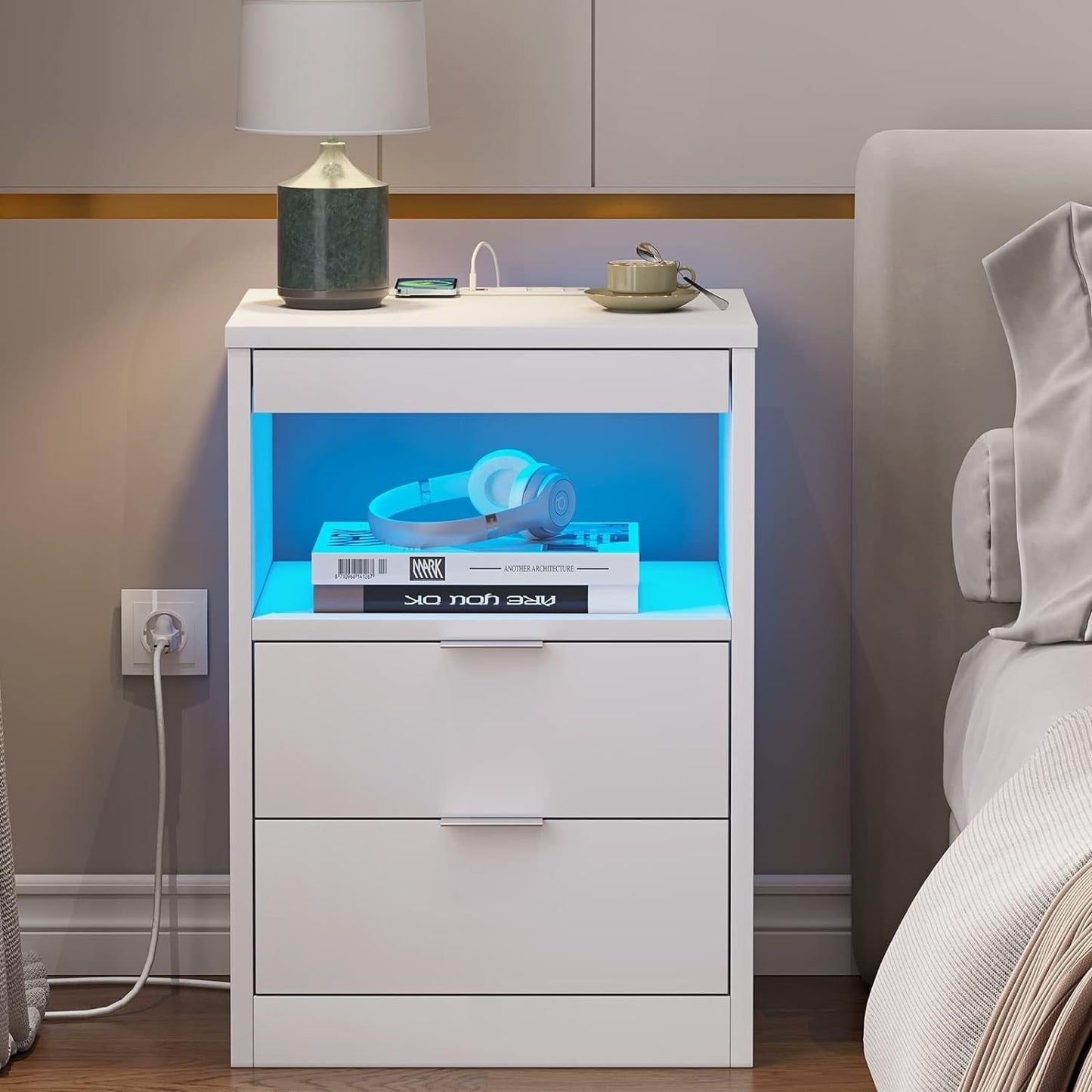 Table de chevet à 2 tiroirs avec LED, station de charge sans fil et étagère coulissante