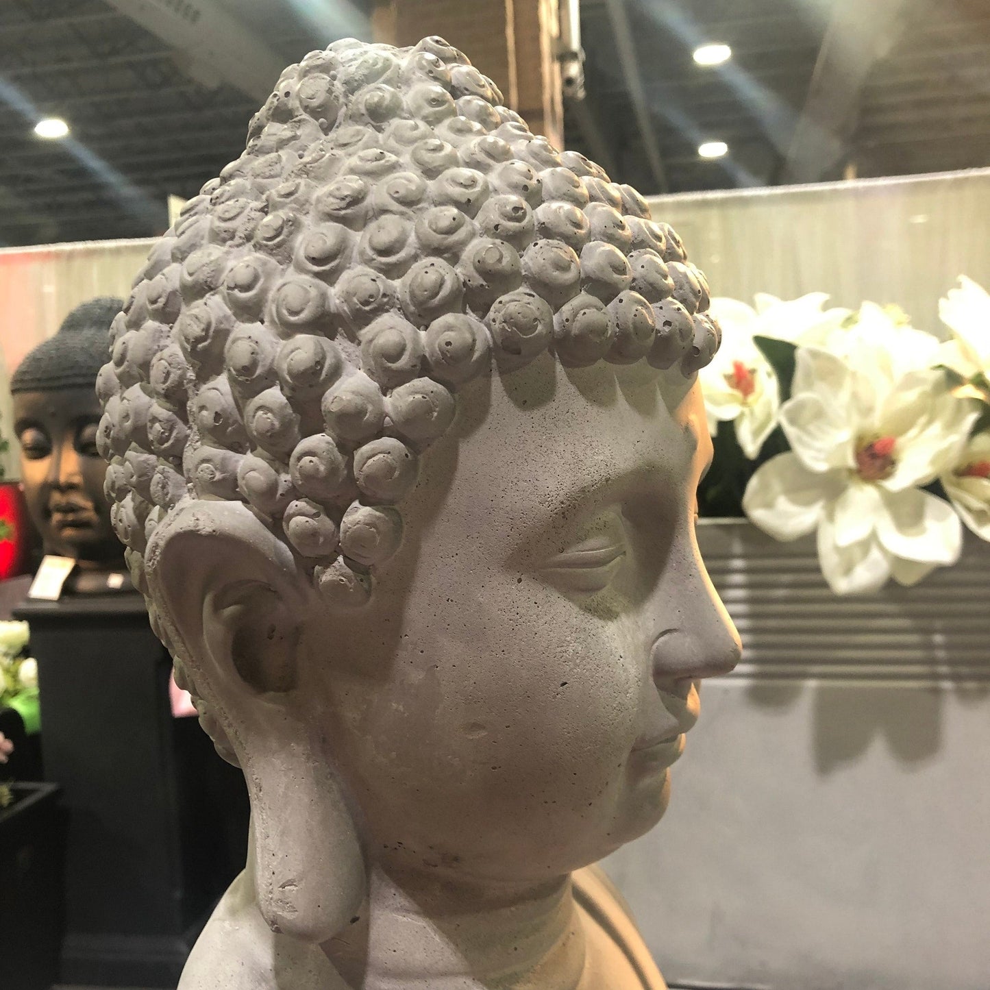 Statue de Bouddha méditant en béton léger de 65 cm