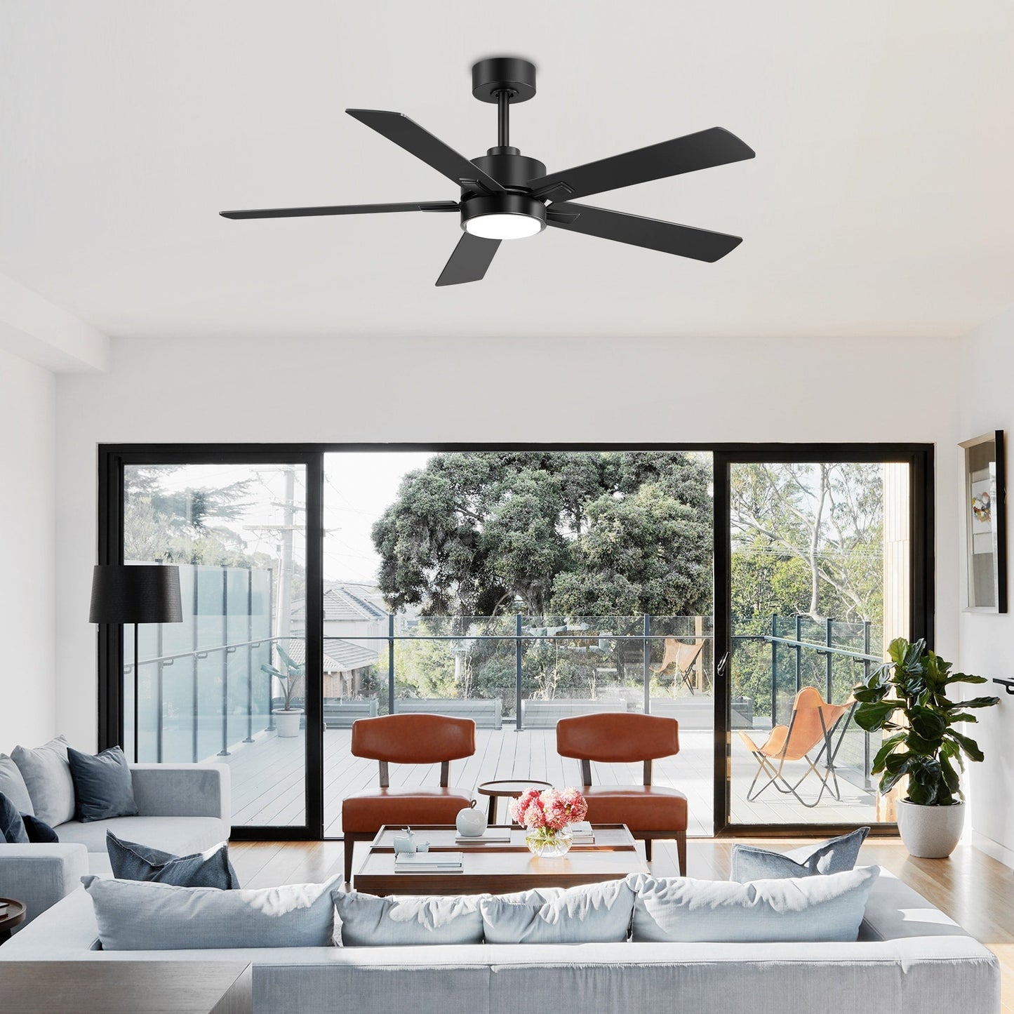Ventilateur de plafond à DEL de 52 po avec kit d'éclairage et télécommande - 5 pales