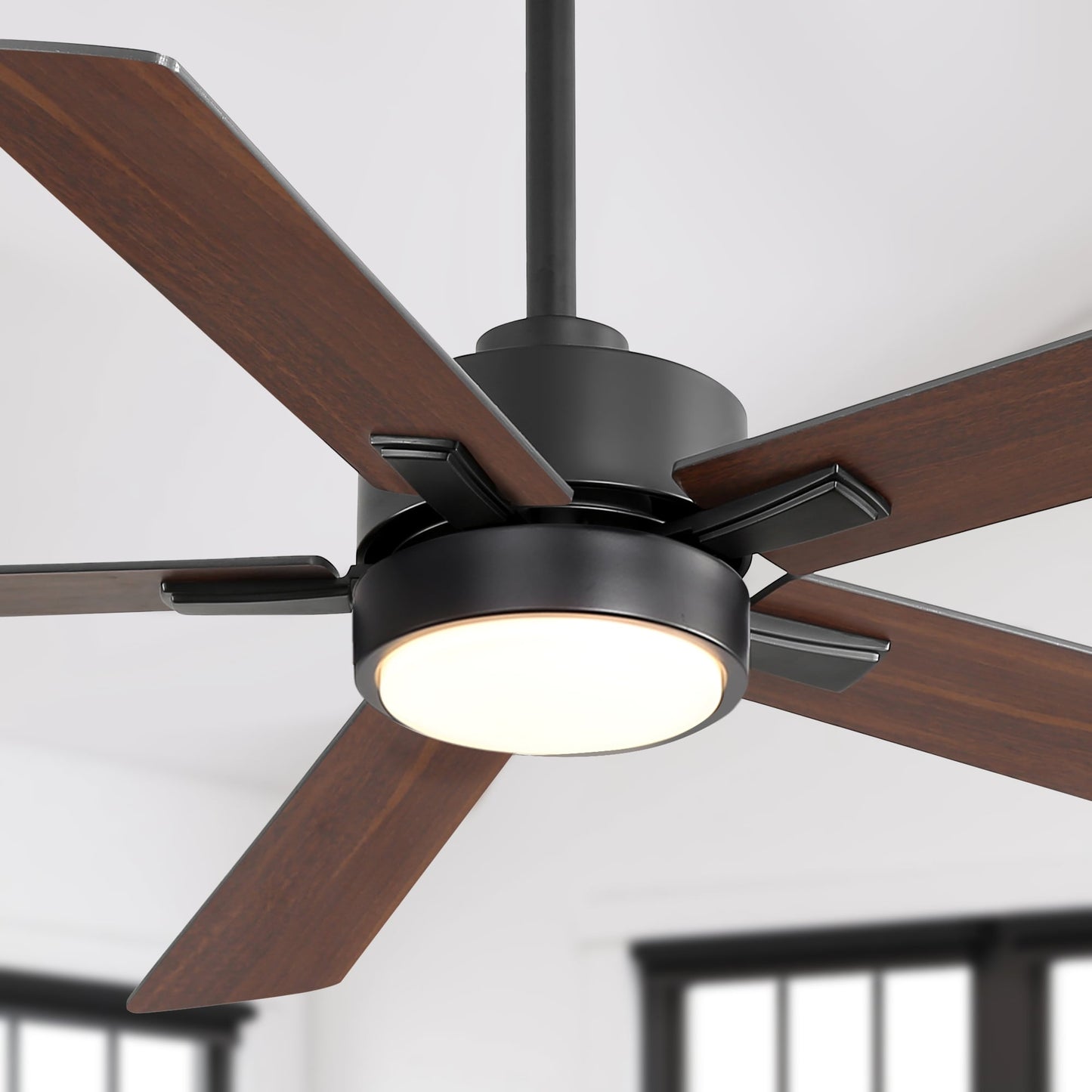 Ventilateur de plafond à DEL de 52 po avec kit d'éclairage et télécommande - 5 pales