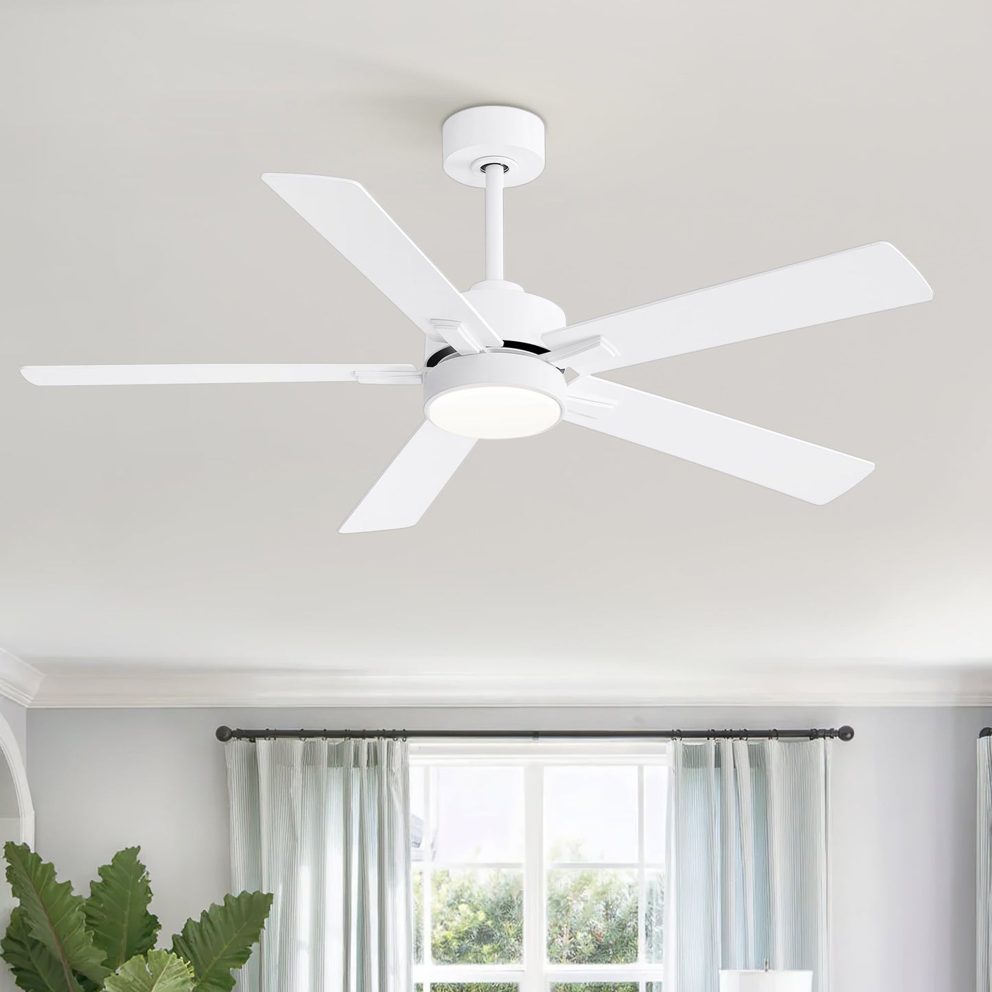 Ventilateur de plafond à DEL de 52 po avec kit d'éclairage et télécommande - 5 pales