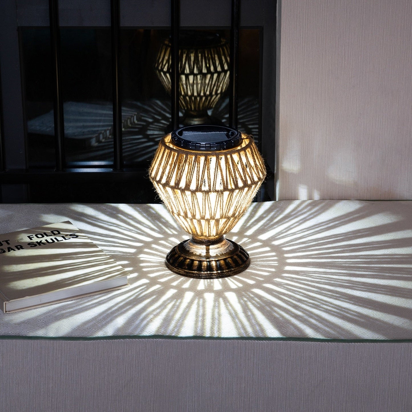 Lampe de chevet à panneau solaire en rotin tissé, intensité variable, décorative pour l'extérieur et l'intérieur