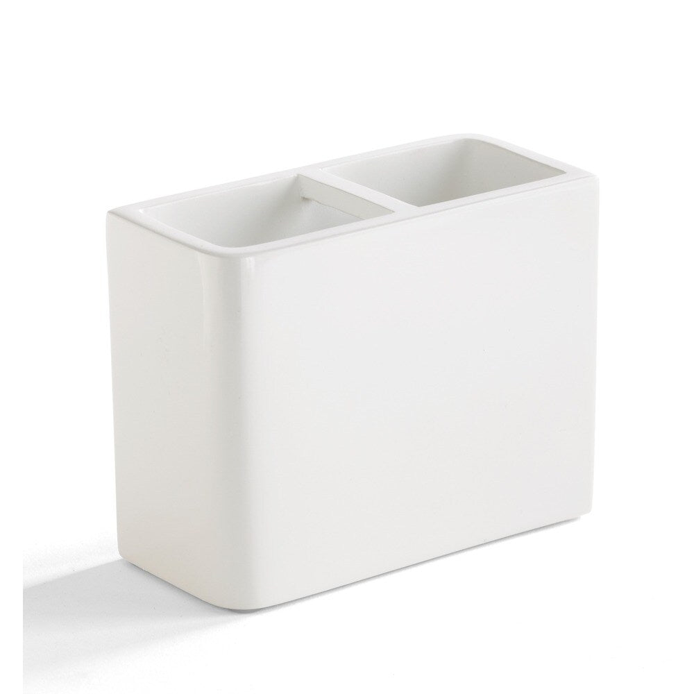 Collection d'accessoires de salle de bain en laque blanche unie