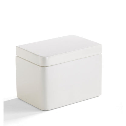 Collection d'accessoires de salle de bain en laque blanche unie