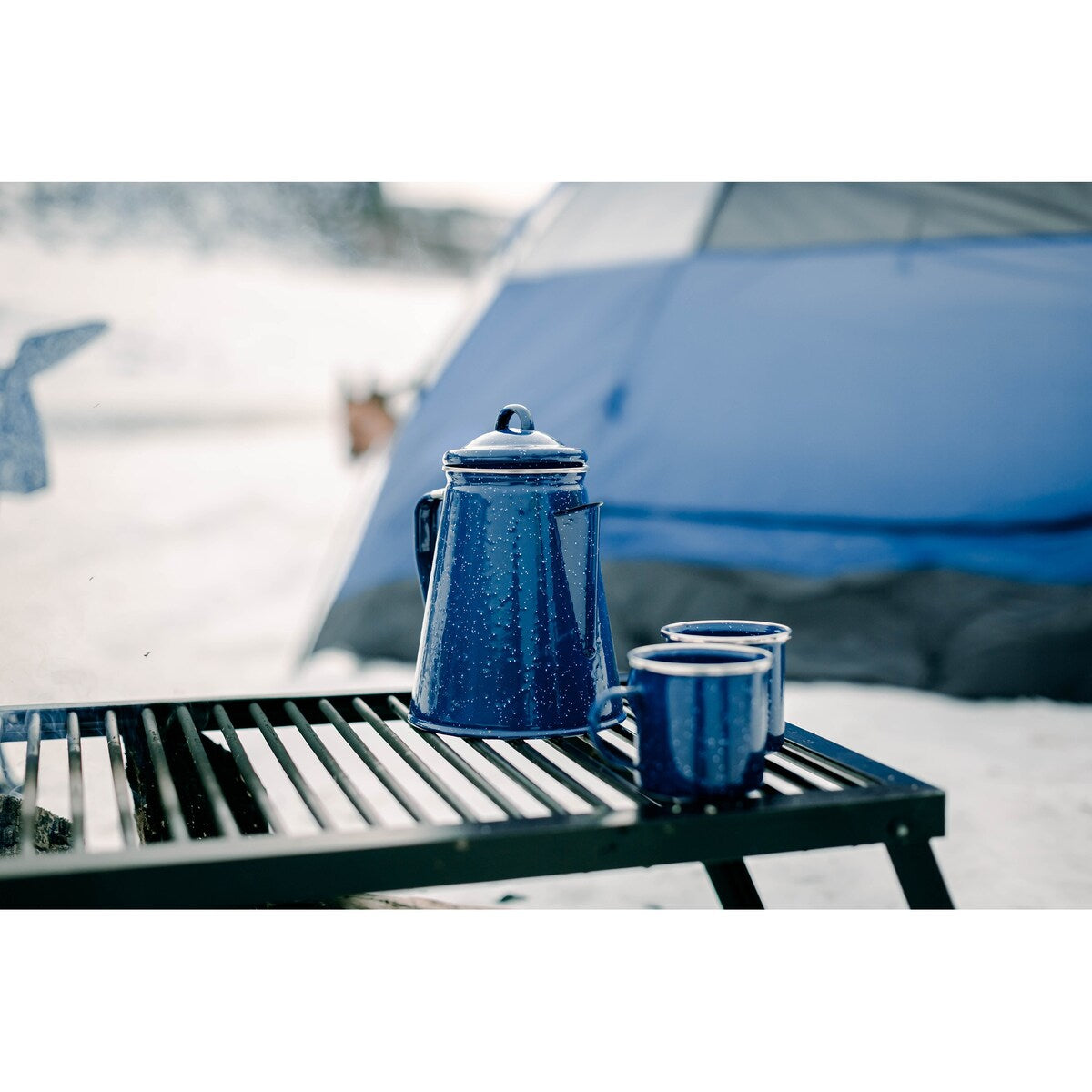 Cafetière percolatrice en émail Stansport et lot de 4 tasses
