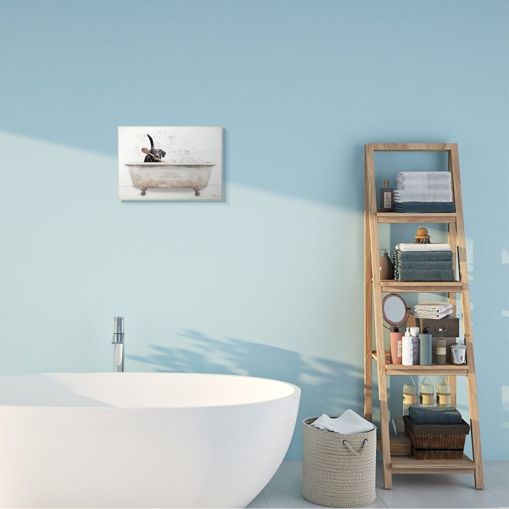 Décoration murale en bois représentant un labrador heureux dans un bain moussant rustique - Multicolore