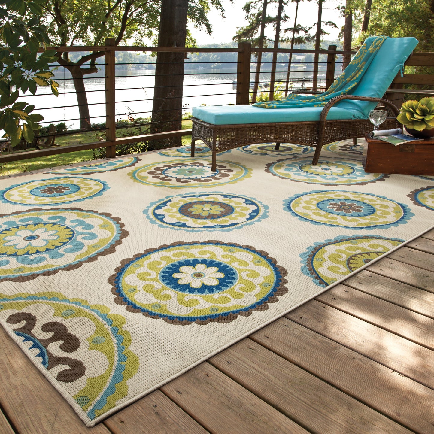 Tapis d'intérieur/extérieur à médaillons floraux Vista Home Catalina--