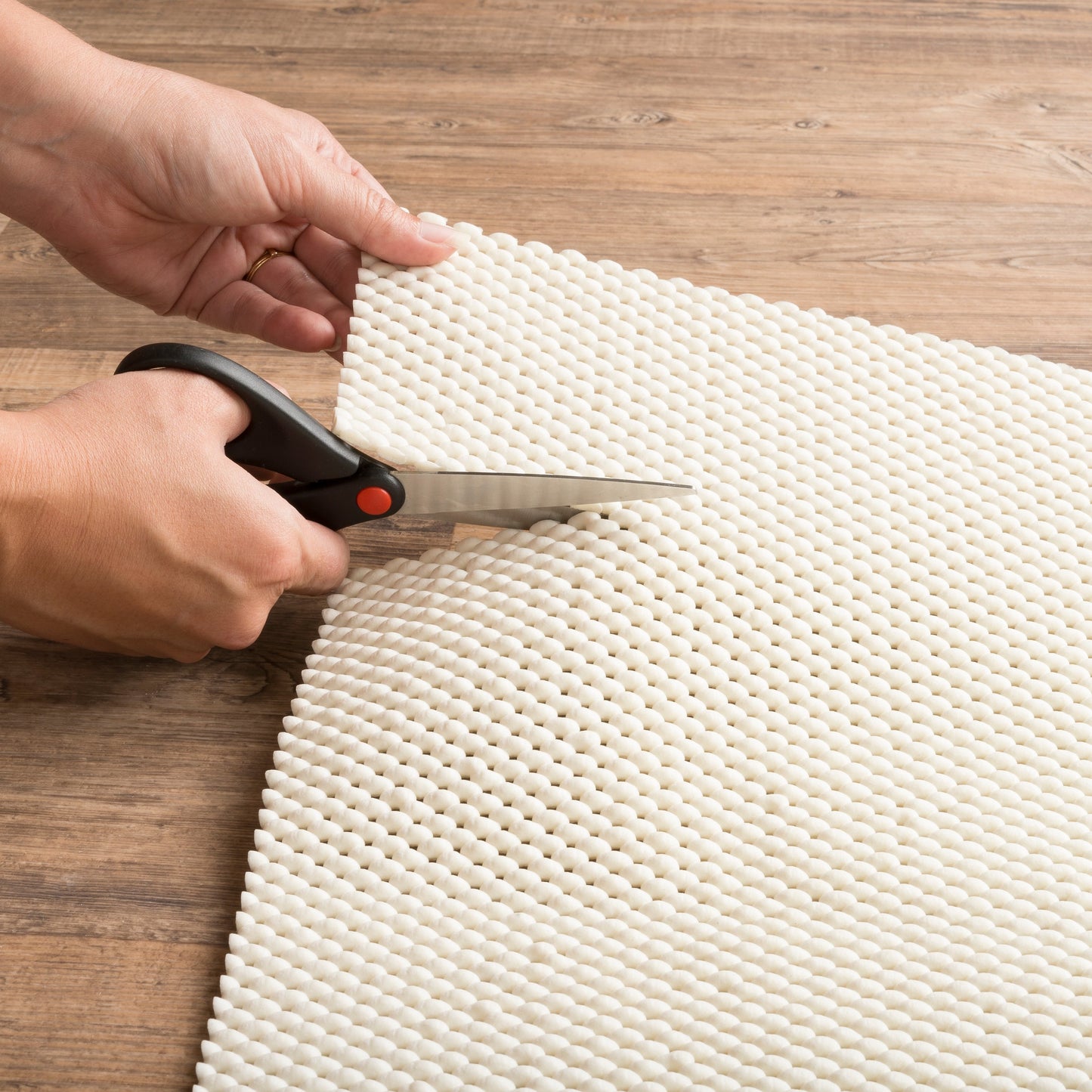 Sous-tapis Vista Home Ultra Hold en polyester tricoté avec revêtement en PVC blanc - Beige