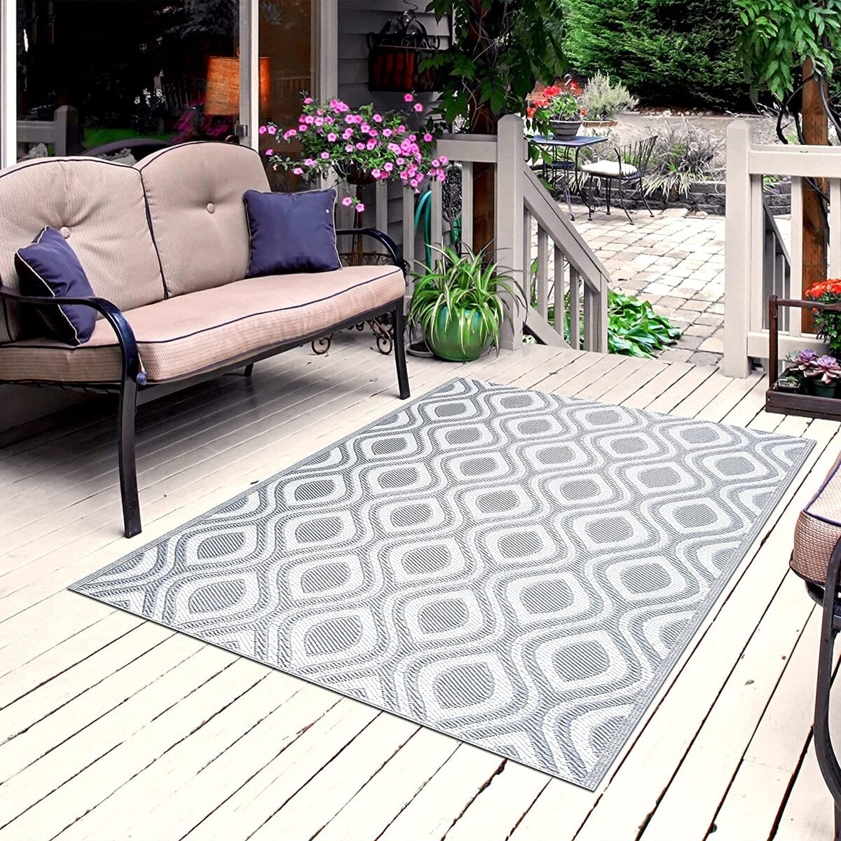 Tapis de sol d'extérieur léger et réversible en plastique recyclé Venice