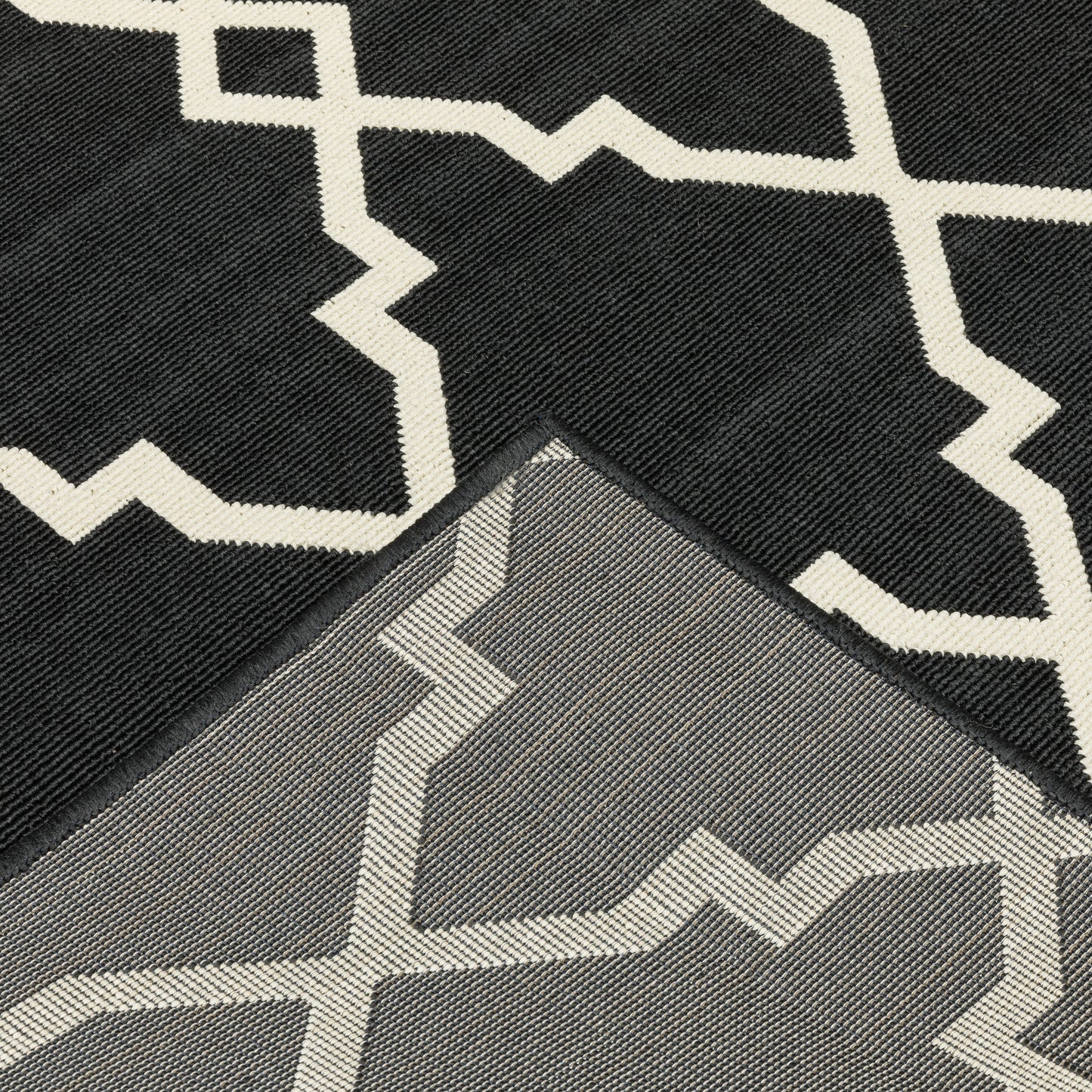 Tapis d'intérieur et d'extérieur Vista Home Malta Lattice noir/blanc cassé.