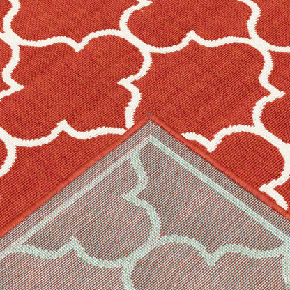 Tapis d'intérieur/extérieur en treillis blanc cassé/rouge brique Vista Home Martinique.