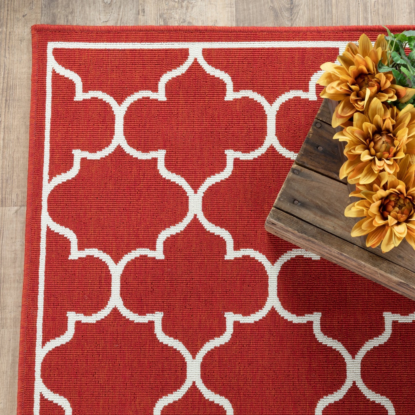 Tapis d'intérieur/extérieur en treillis blanc cassé/rouge brique Vista Home Martinique.