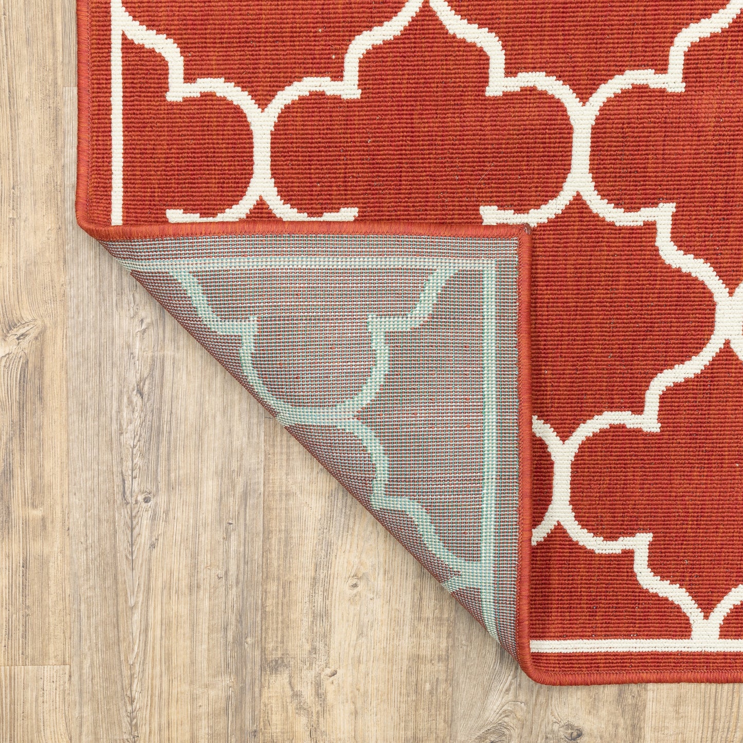 Tapis d'intérieur/extérieur en treillis blanc cassé/rouge brique Vista Home Martinique.