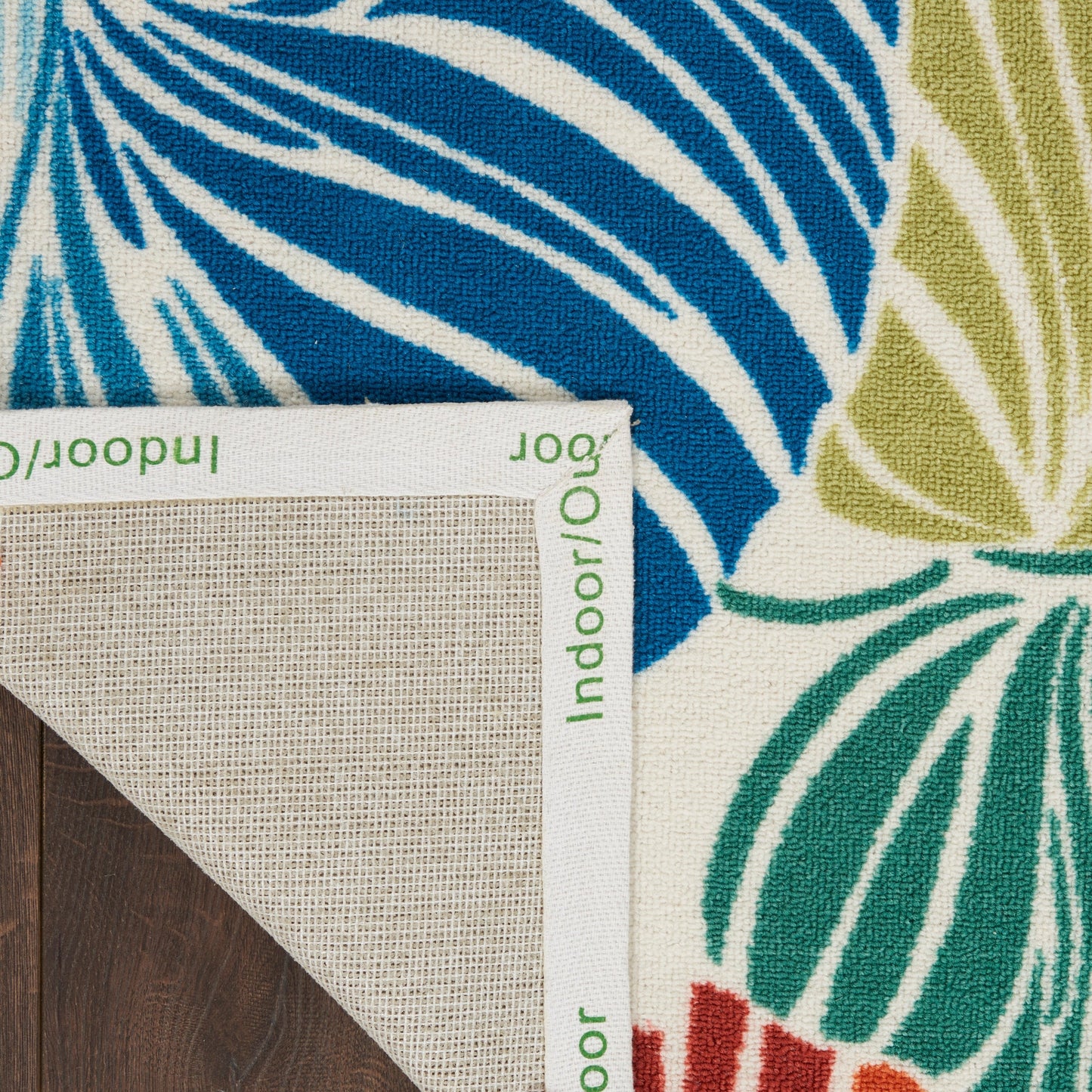 Tapis d'intérieur/extérieur moderne botanique Waverly Sun N' Shade