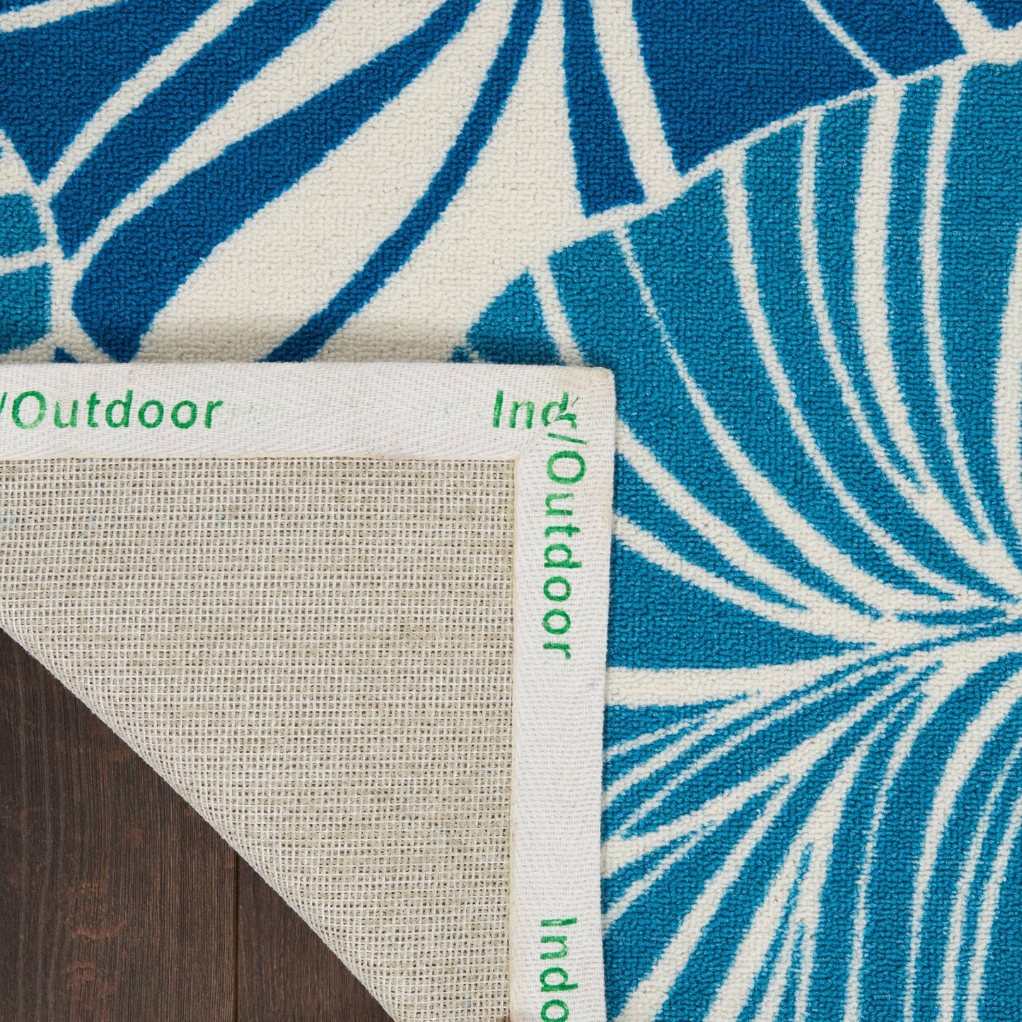 Tapis d'intérieur/extérieur moderne botanique Waverly Sun N' Shade