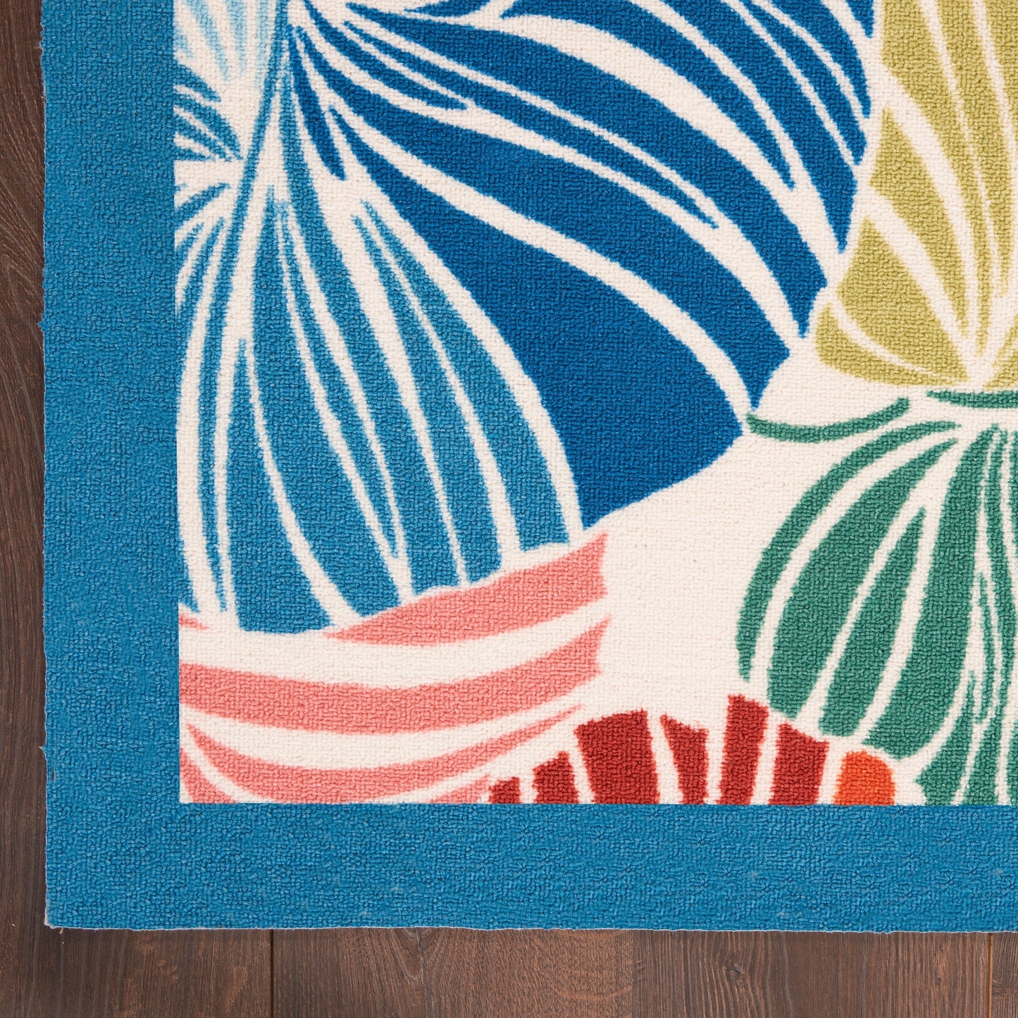 Tapis d'intérieur/extérieur moderne botanique Waverly Sun N' Shade