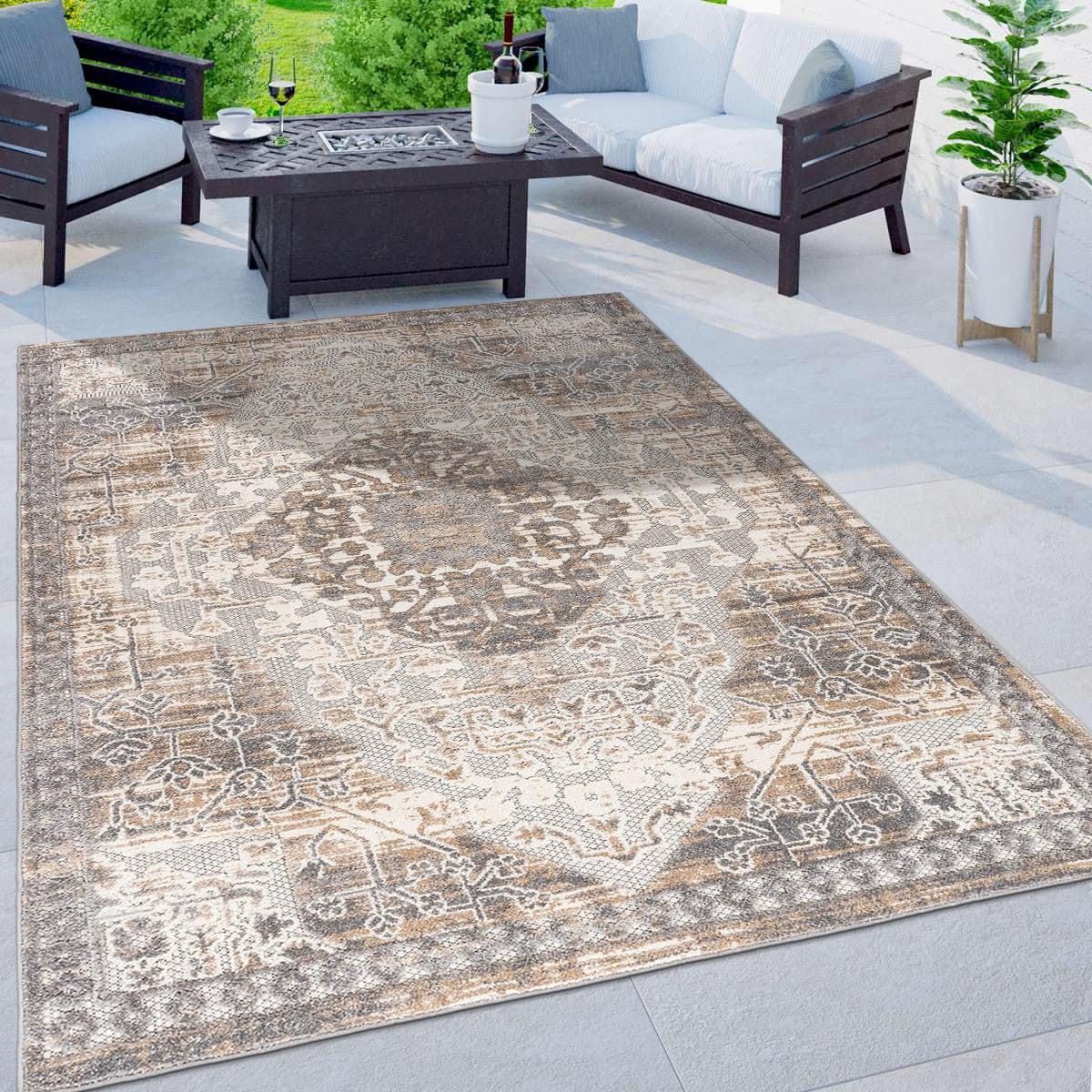 Tapis traditionnel d'intérieur/extérieur vieilli World Rug Gallery