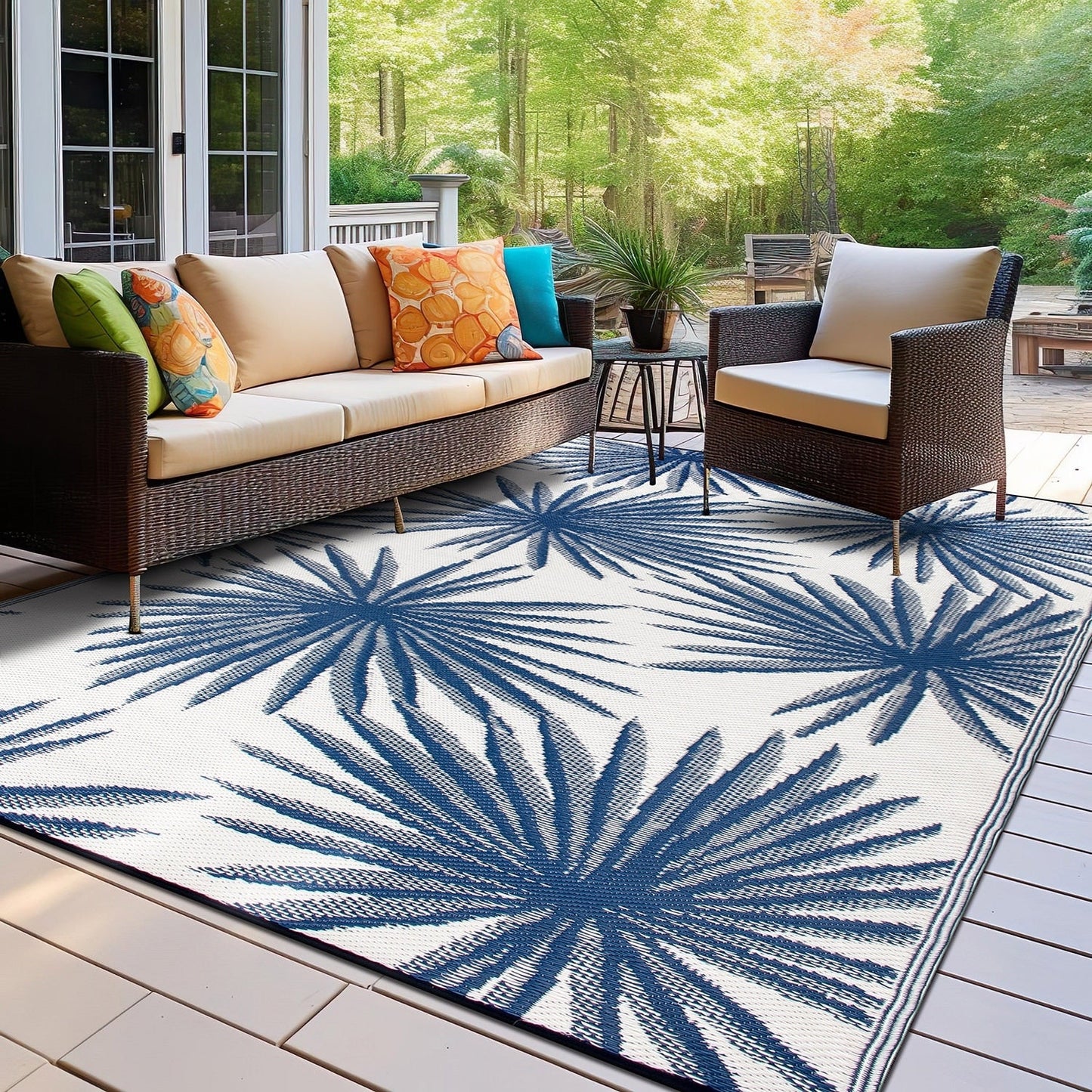 Tapis d'extérieur réversibles en plastique recyclé à motifs floraux tropicaux de la World Rug Gallery