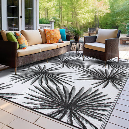 Tapis d'extérieur réversibles en plastique recyclé à motifs floraux tropicaux de la World Rug Gallery