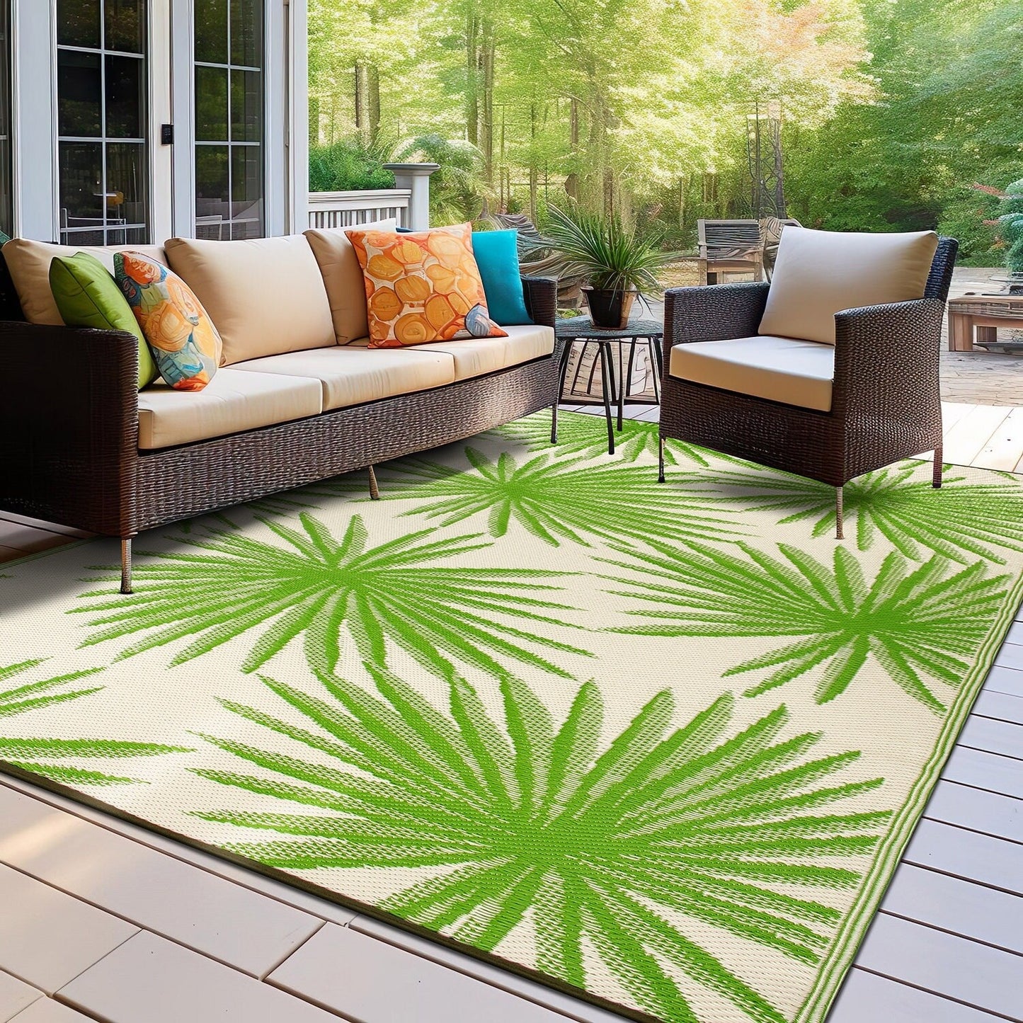 Tapis d'extérieur réversibles en plastique recyclé à motifs floraux tropicaux de la World Rug Gallery