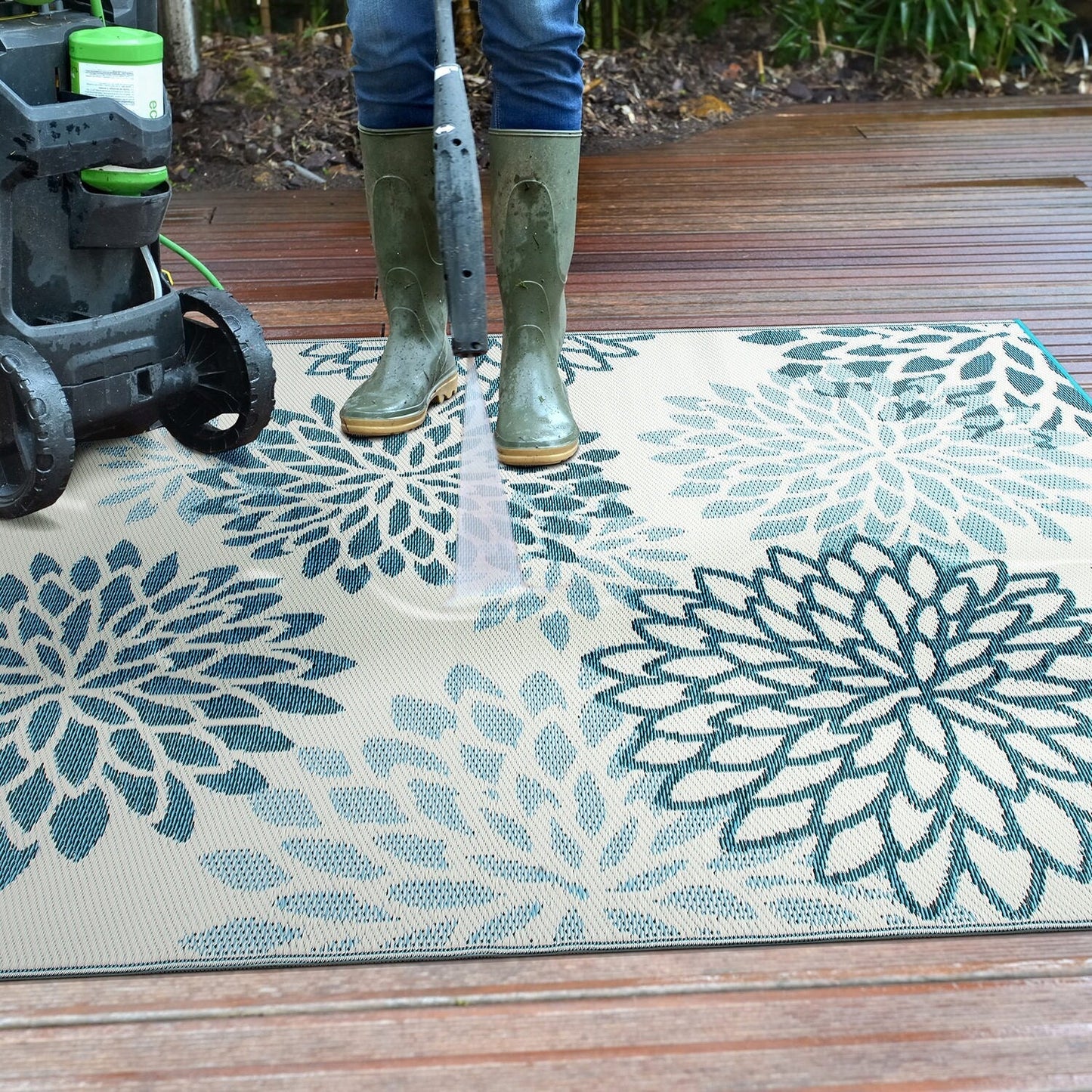 Tapis d'extérieur réversibles en plastique recyclé à motifs floraux modernes Aloha de la World Rug Gallery