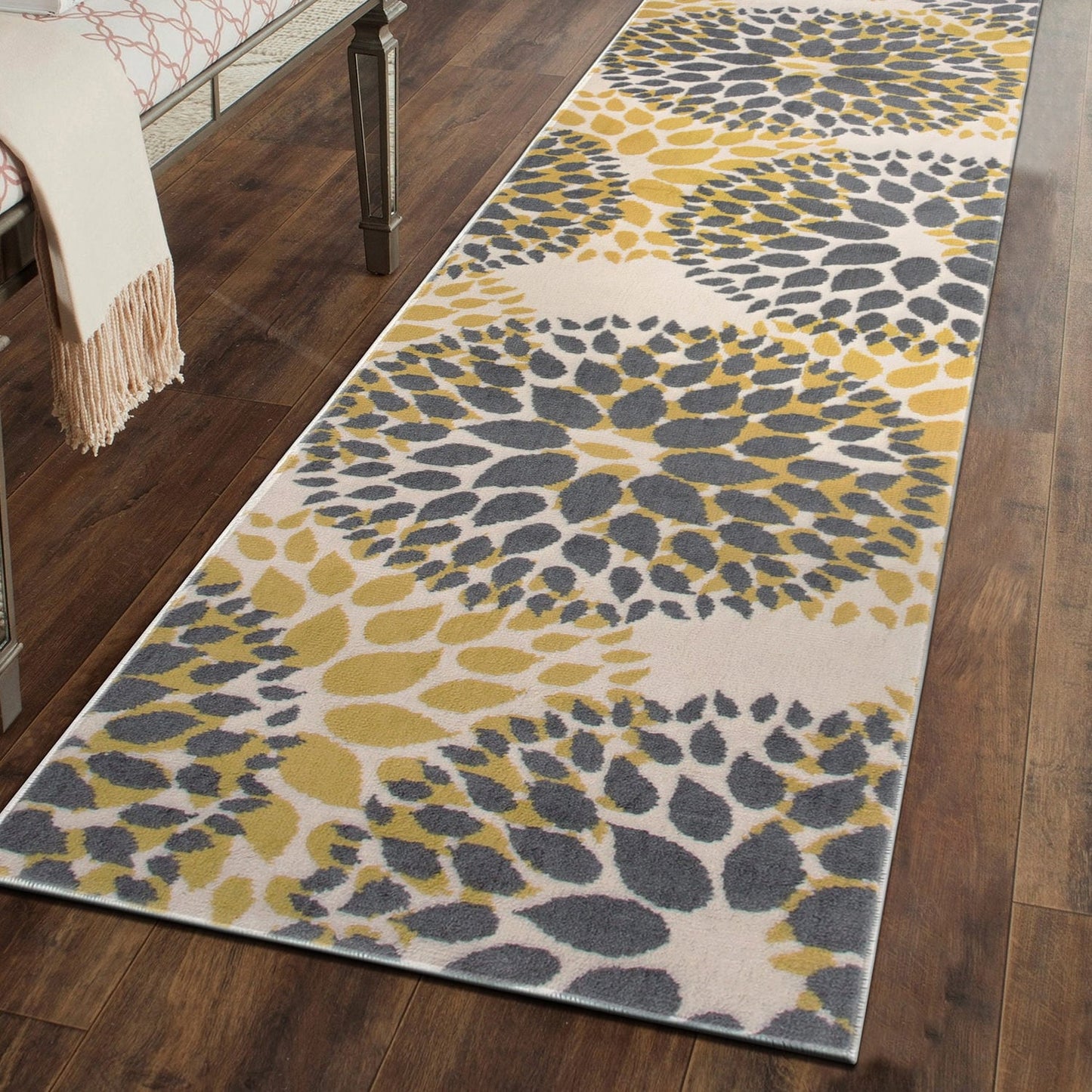 Tapis moderne à motifs floraux circulaires de la World Rug Gallery