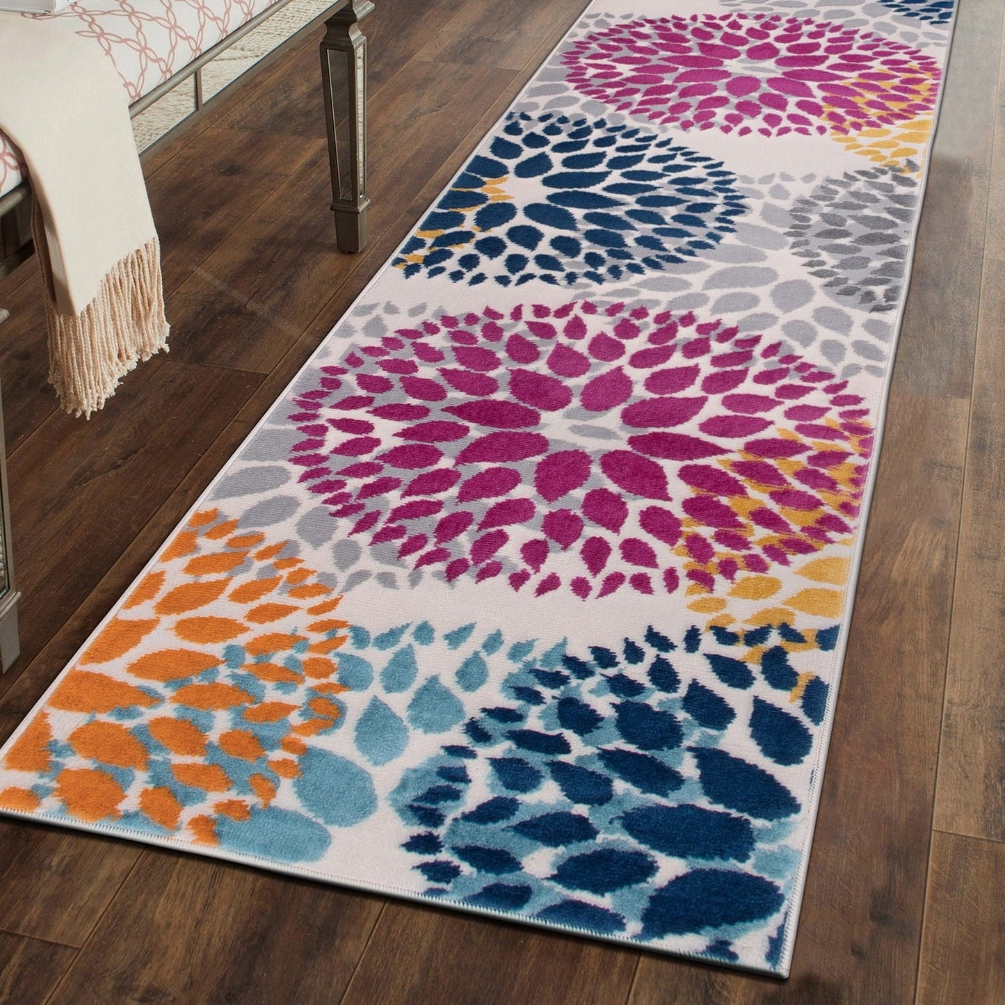 Tapis moderne à motifs floraux circulaires de la World Rug Gallery