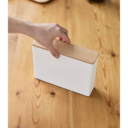 Étui à filtres à café Yamazaki Home - Taille 04, acier et bois, 04 filtres à café, couvercle - L 2,05 x l 8,27 x H 6,1 pouces